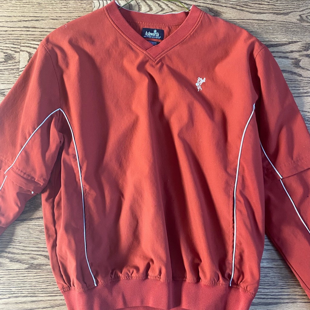 V Neck Medium Pullover.